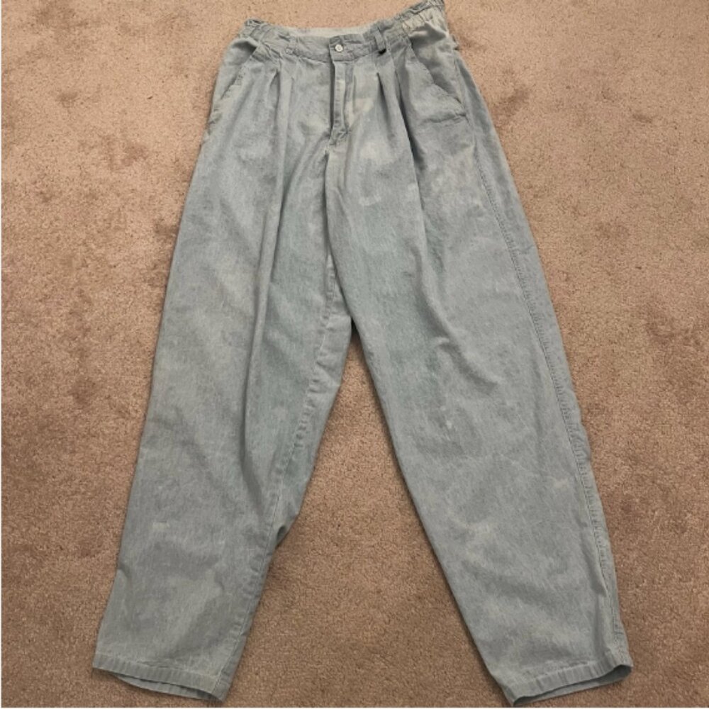 Ocean Pacific. Size 30/34 TALL. Tapered. Light. Pleated. Elastic. B113